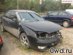 Битый автомобиль Ford Mondeo