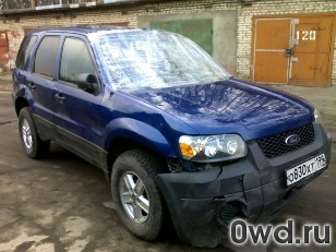 Битый автомобиль Ford Escape